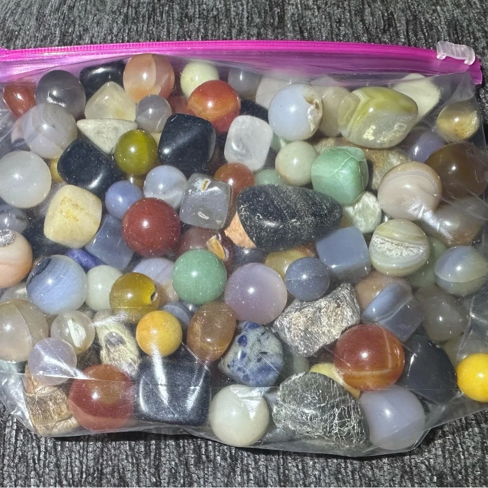Crystals & Stones - Picture 6 of 7